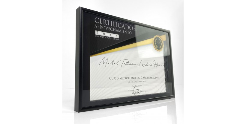 diploma enmarcado transparente