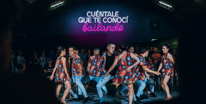 Cuéntale que te conocí bailando